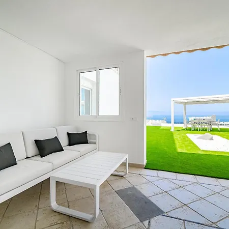 Holiday home Fabuloso Con Vista Panoramica Y Piscina Privada. *