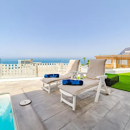 Holiday home Fabuloso Con Vista Panoramica Y Piscina Privada. *